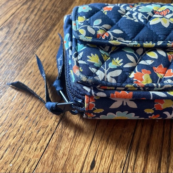 Vera Bradley Chandelier Floral Wristlet Wallet Blue - Picture 4 of 10